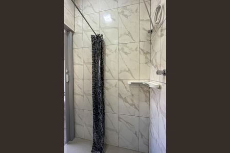 Banheiro de casa para alugar com 2 quartos, 120m² em Jardim Regina, São Paulo