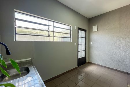 Sala/Cozinha de casa para alugar com 2 quartos, 120m² em Jardim Regina, São Paulo