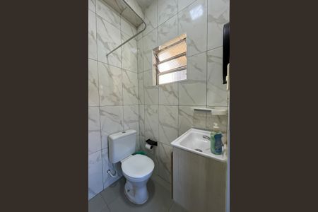 Banheiro de casa para alugar com 2 quartos, 120m² em Jardim Regina, São Paulo