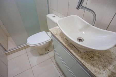 Apartamento à venda com 68m², 2 quartos e 1 vaga Apartamento à venda com 68m², 2 quartos e 1 vagaBanheiro