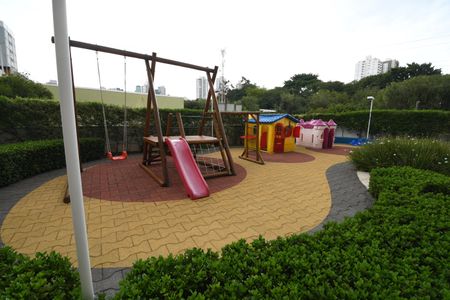 Apartamento à venda com 82m², 2 quartos e 2 vagasÁrea comum - Playground