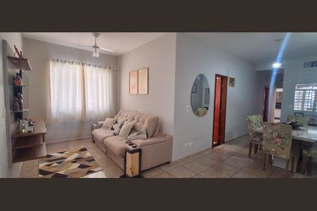 Casa à venda com 225m², 3 quartos e 6 vagasSala