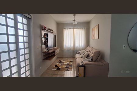 Casa à venda com 225m², 3 quartos e 6 vagasSala