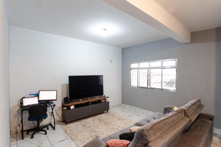 Sala de casa à venda com 4 quartos, 200m² em Vila Gustavo, São Paulo