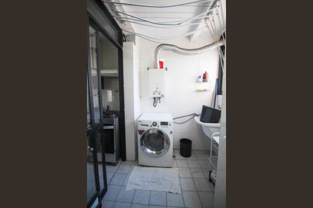 Apartamento à venda com 74m², 2 quartos e 1 vagaÁrea de Serviço