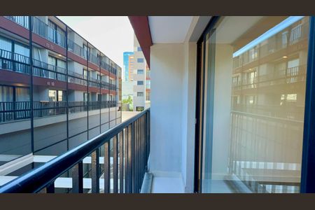 Sacada de kitnet/studio para alugar com 1 quarto, 26m² em Pinheiros, São Paulo