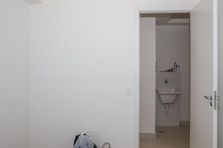 Quarto 1 de apartamento para alugar com 1 quarto, 33m² em Parque Industrial Tomas Edson, São Paulo