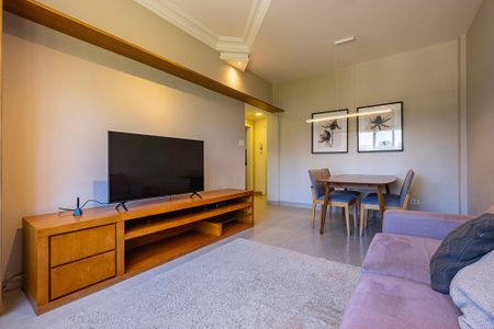 Sala de apartamento para alugar com 2 quartos, 81m² em Cerqueira César, São Paulo