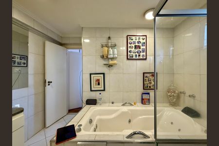 Apartamento à venda com 154m², 4 quartos e 1 vagaBanheiro Suíte 