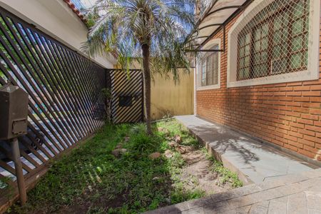 Casa para alugar com 288m², 3 quartos e 5 vagasFachada