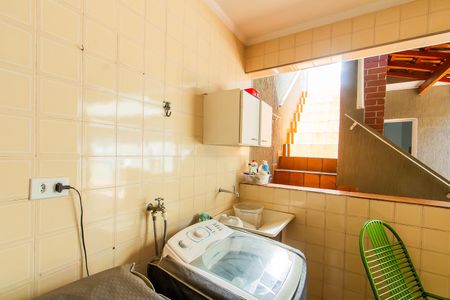 Casa à venda com 200m², 4 quartos e 4 vagas Casa à venda com 200m², 4 quartos e 4 vagasÁrea de Serviço