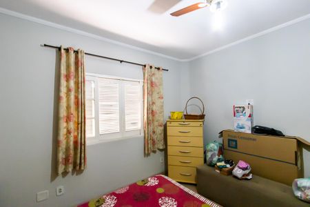 Casa à venda com 200m², 4 quartos e 4 vagas Casa à venda com 200m², 4 quartos e 4 vagasQuarto da casa 2