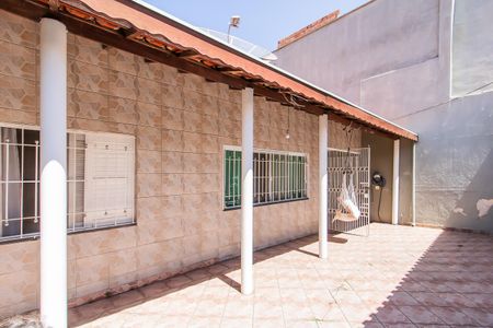 Casa à venda com 200m², 4 quartos e 4 vagas Casa à venda com 200m², 4 quartos e 4 vagasGaragem