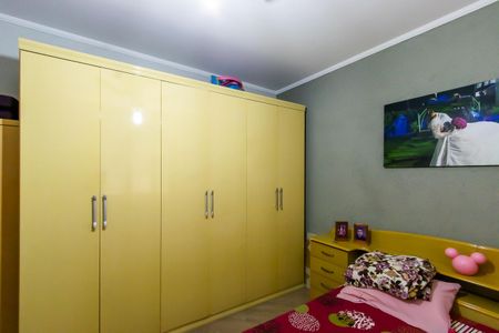 Casa à venda com 200m², 4 quartos e 4 vagas Casa à venda com 200m², 4 quartos e 4 vagasQuarto da casa 2