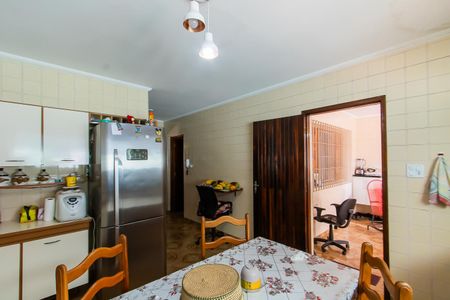 Casa à venda com 200m², 4 quartos e 4 vagas Casa à venda com 200m², 4 quartos e 4 vagasCozinha