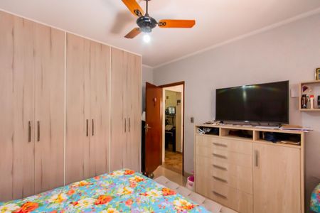 Casa à venda com 200m², 4 quartos e 4 vagas Casa à venda com 200m², 4 quartos e 4 vagasQuarto 2