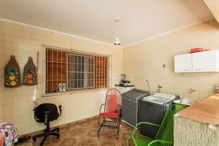 Casa à venda com 200m², 4 quartos e 4 vagas Casa à venda com 200m², 4 quartos e 4 vagasÁrea de Serviço