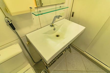 Apartamento para alugar com 73m², 2 quartos e 2 vagas Apartamento para alugar com 73m², 2 quartos e 2 vagasBanheiro Social