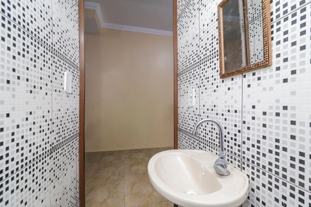 Casa de condomínio para alugar com 62m², 2 quartos e 1 vaga Casa de condomínio para alugar com 62m², 2 quartos e 1 vagaBanheiro de Serviço