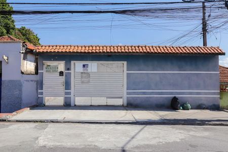 Casa de condomínio para alugar com 62m², 2 quartos e 1 vaga Casa de condomínio para alugar com 62m², 2 quartos e 1 vagaFachada