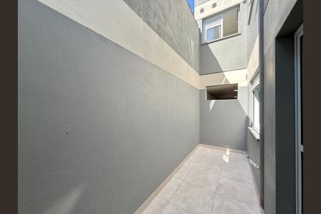 Apartamento à venda com 46m², 1 quarto e sem vaga Apartamento à venda com 46m², 1 quarto e sem vagaSacada