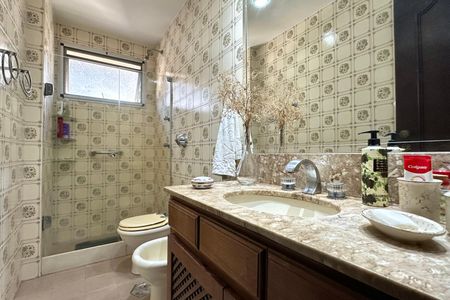 Apartamento à venda com 170m², 4 quartos e 4 vagasBanheiro Social