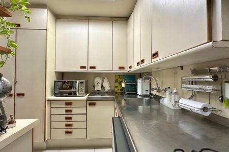 Apartamento à venda com 170m², 4 quartos e 4 vagasCozinha