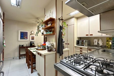 Apartamento à venda com 170m², 4 quartos e 4 vagasCozinha