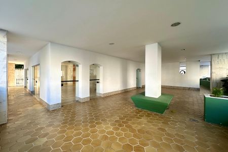 Apartamento à venda com 170m², 4 quartos e 4 vagasÁrea comum - Salão de festas