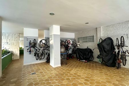 Apartamento à venda com 170m², 4 quartos e 4 vagasÁrea comum - Playground