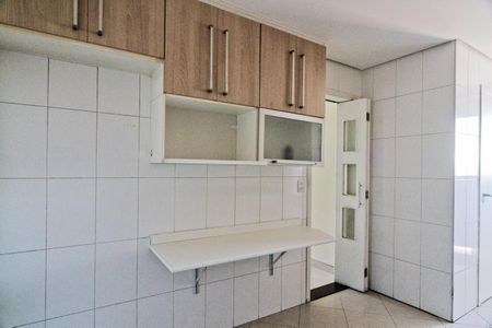 Apartamento para alugar com 100m², 3 quartos e 2 vagas Apartamento para alugar com 100m², 3 quartos e 2 vagasCozinha