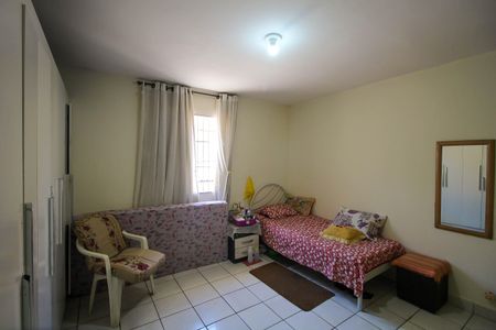 Casa à venda com 130m², 2 quartos e 2 vagas Casa à venda com 130m², 2 quartos e 2 vagasQuarto 2