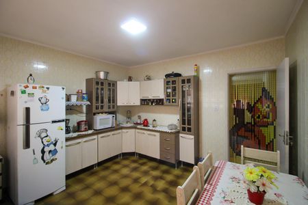 Casa à venda com 130m², 2 quartos e 2 vagas Casa à venda com 130m², 2 quartos e 2 vagasCozinha