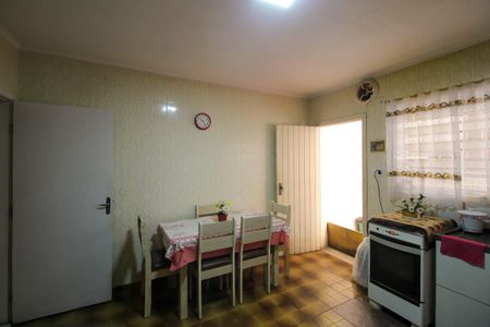 Casa à venda com 130m², 2 quartos e 2 vagas Casa à venda com 130m², 2 quartos e 2 vagasCozinha