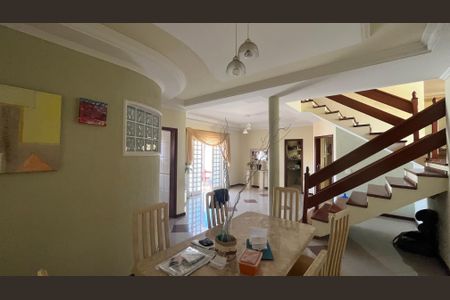 Casa à venda com 4 quartos, 280m² em Parque Alto Taquaral, Campinas