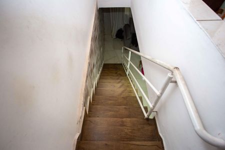 Casa para alugar com 252m², 3 quartos e 2 vagasEscada