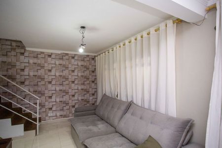 Casa para alugar com 252m², 3 quartos e 2 vagasSala de TV