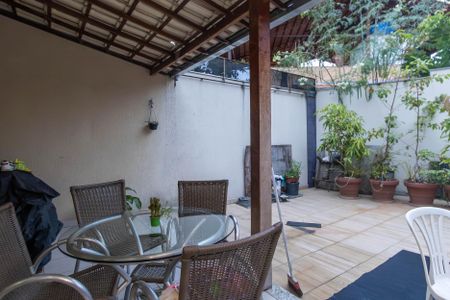 Casa à venda com 110m², 4 quartos e 4 vagasÁrea gourmet