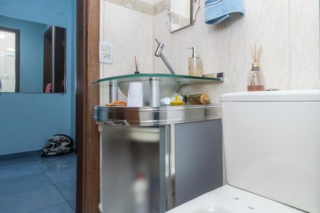 Casa à venda com 110m², 4 quartos e 4 vagasBanheiro Social