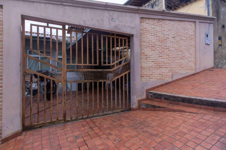 Casa à venda com 110m², 4 quartos e 4 vagasFachada