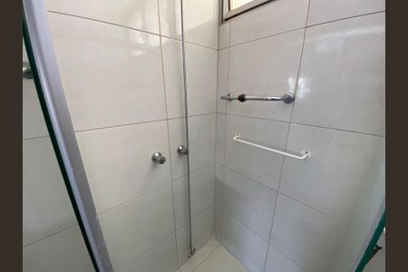 Apartamento à venda com 140m², 2 quartos e 2 vagas Apartamento à venda com 140m², 2 quartos e 2 vagasBanheiro da Suíte