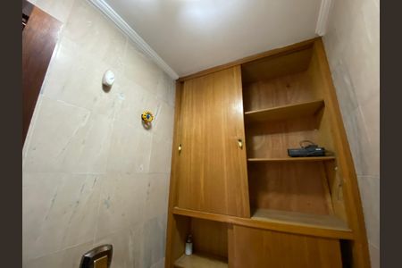 Apartamento à venda com 140m², 2 quartos e 2 vagas Apartamento à venda com 140m², 2 quartos e 2 vagasLavabo