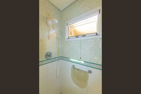 Casa à venda com 170m², 3 quartos e 5 vagasBanheiro da Suíte 1