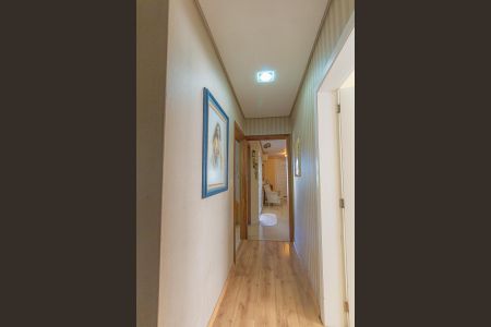 Casa à venda com 170m², 3 quartos e 5 vagasCorredor