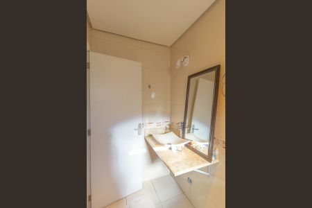 Casa à venda com 170m², 3 quartos e 5 vagasBanheiro da Suíte 2