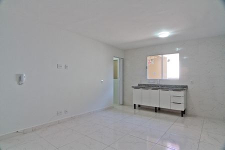 Sala e cozinha de casa para alugar com 1 quarto, 48m² em Parque Sao Luis, São Paulo