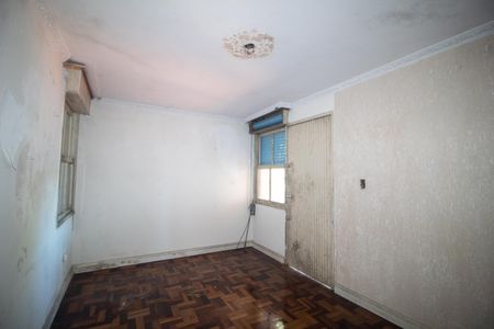 Sala de casa à venda com 4 quartos, 74m² em Cavalhada, Porto Alegre