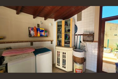 Casa à venda com 193m², 3 quartos e 2 vagas Casa à venda com 193m², 3 quartos e 2 vagasLavanderia