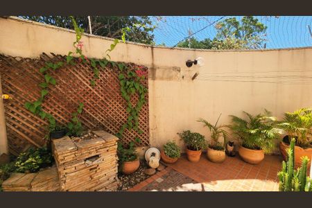 Casa à venda com 193m², 3 quartos e 2 vagas Casa à venda com 193m², 3 quartos e 2 vagasQuintal