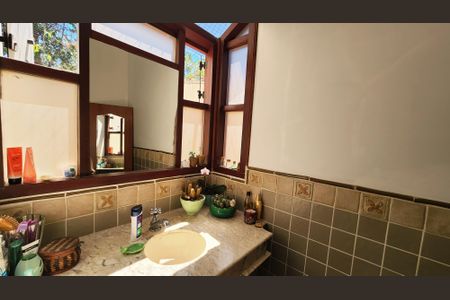 Casa à venda com 193m², 3 quartos e 2 vagas Casa à venda com 193m², 3 quartos e 2 vagasBanheiro